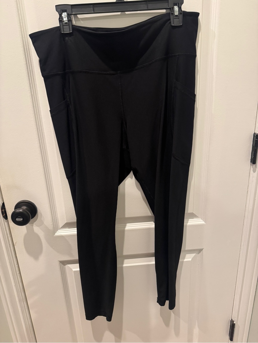 Old Navy Black High-Rise Leggings with Side Pockets